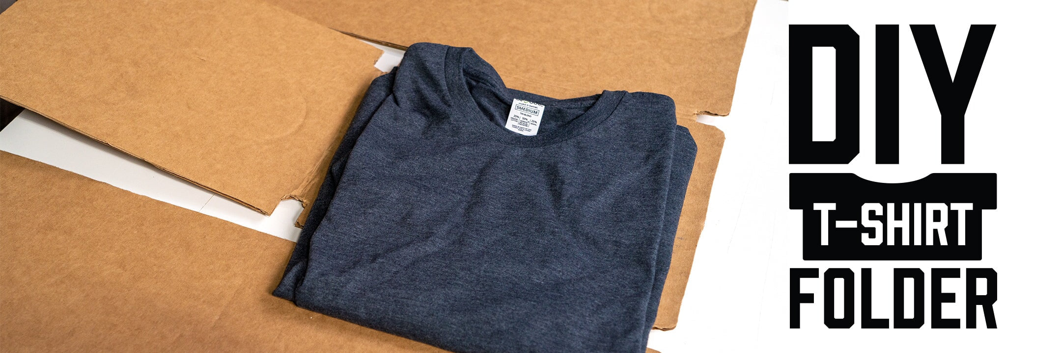 Resultado de imagen de doblar ropa  Shirt folder, T shirt folding, Shirt  folding